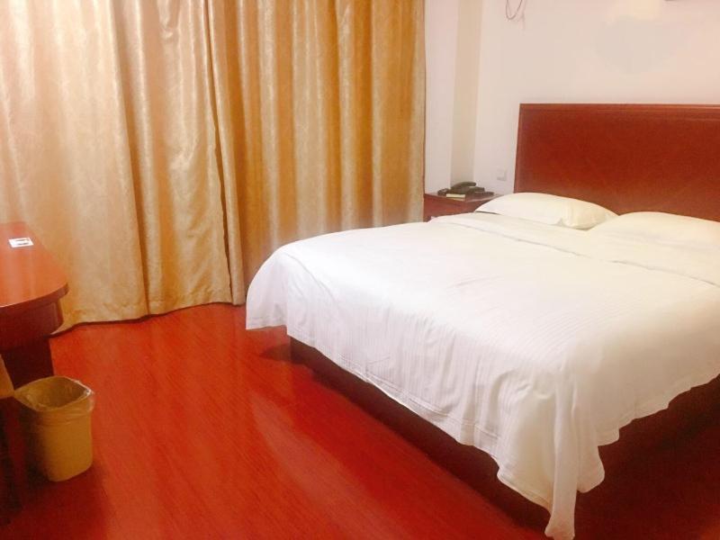 Greentree Inn Shanghai Pudong Airport Wild Animal Park Express Hotel Nanhui Exteriör bild