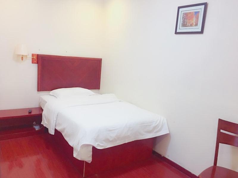 Greentree Inn Shanghai Pudong Airport Wild Animal Park Express Hotel Nanhui Exteriör bild