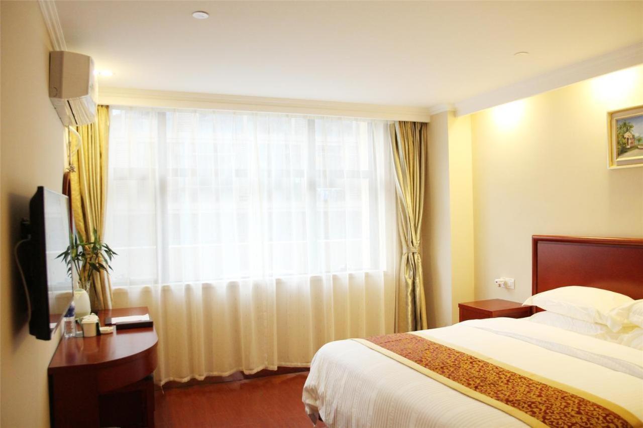 Greentree Inn Shanghai Pudong Airport Wild Animal Park Express Hotel Nanhui Exteriör bild